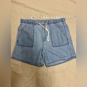 AMERICAN EAGLE DENIM SHORTS SIZE 14.